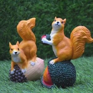 Squirrel Set of 2 – Elegant Resin Table Accents