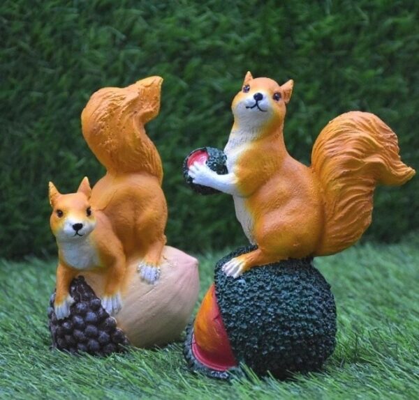 Squirrel Set of 2 – Elegant Resin Table Accents